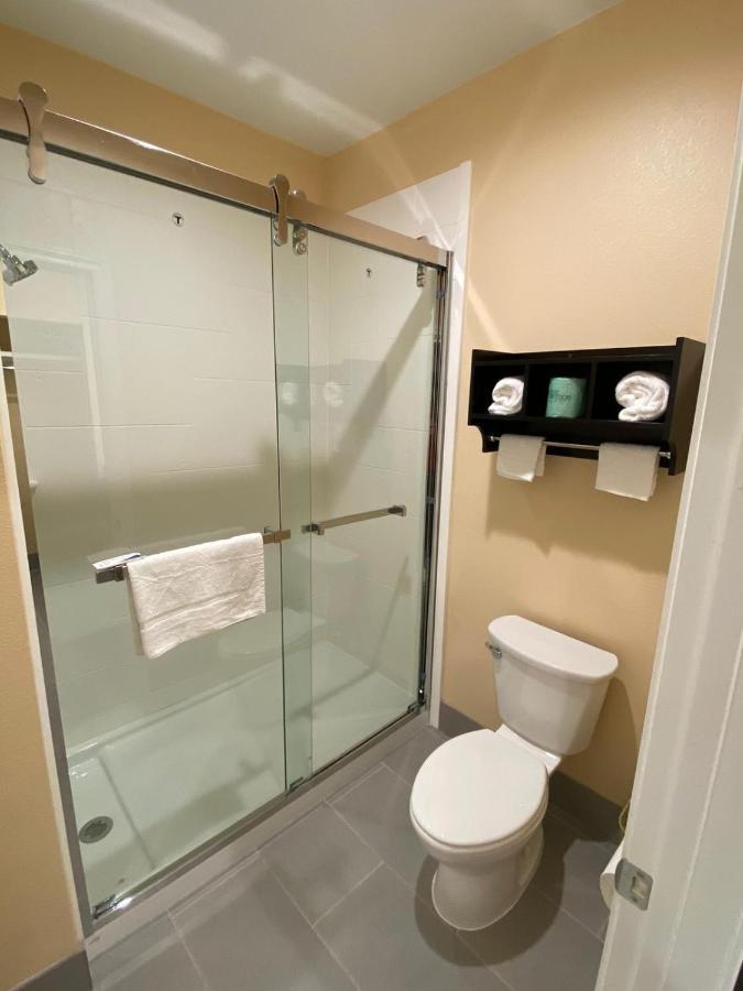 Scottish Inn & Suites Houston Willowbrook Eksteriør bilde